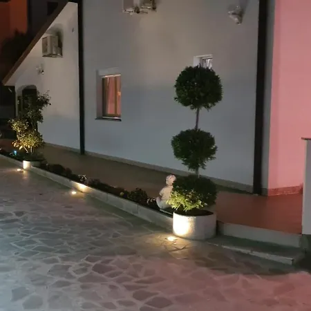 Kasandra - Ruhe & Eleganz In Buje, Istrien Kastel