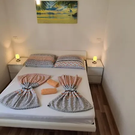 Kasandra - Ruhe & Eleganz In Buje, Istrien Kaštel