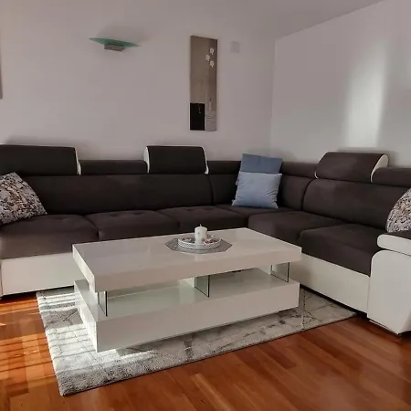 Kasandra - Ruhe & Eleganz In Buje, Istrien Апартаменты *