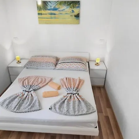 Kasandra - Ruhe & Eleganz In Buje, Istrien Apartamento