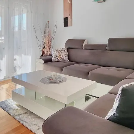 Apartamento Kasandra - Ruhe & Eleganz In Buje, Istrien *