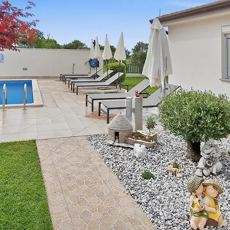 Apartamento Kasandra - Ruhe & Eleganz In Buje, Istrien Kaštel