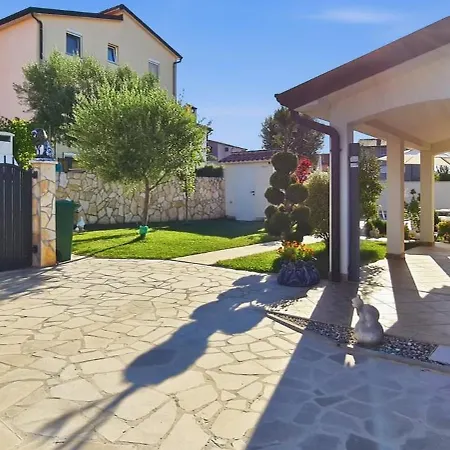 Kasandra - Ruhe&eleganz In Buje, Istrien * Kaštel