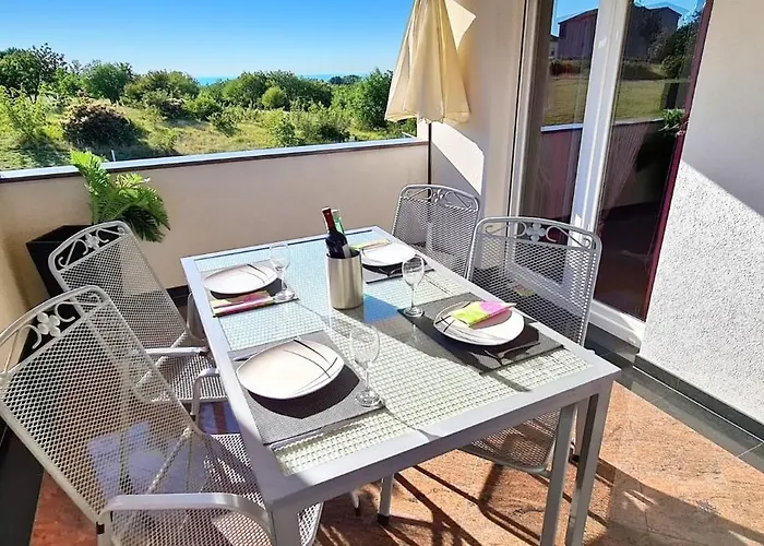 Kasandra - Ruhe & Eleganz In Buje, Istrien Apartment