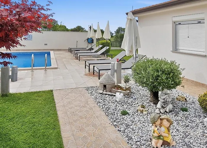 Apartment Kasandra - Ruhe & Eleganz In Buje, Istrien Kastel