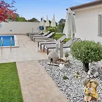 Appartement Kasandra - Ruhe & Eleganz In Buje, Istrien Kaštel