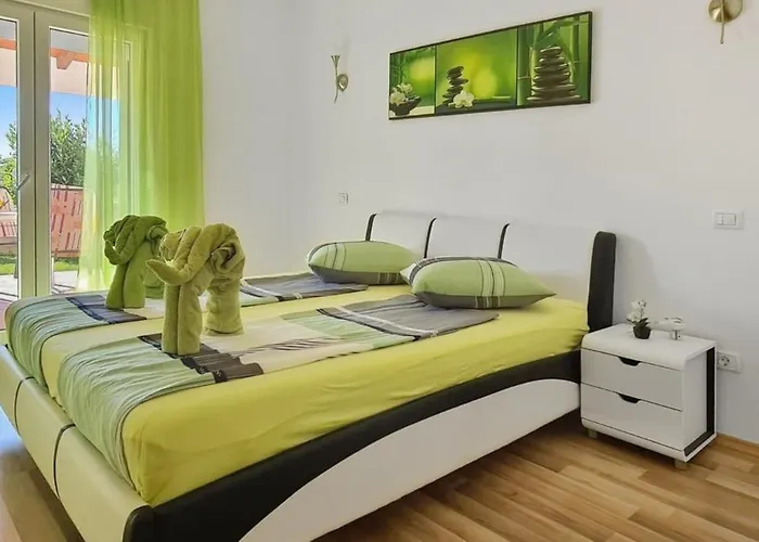 Kasandra - Ruhe & Eleganz In Buje, Istrien Kaštel