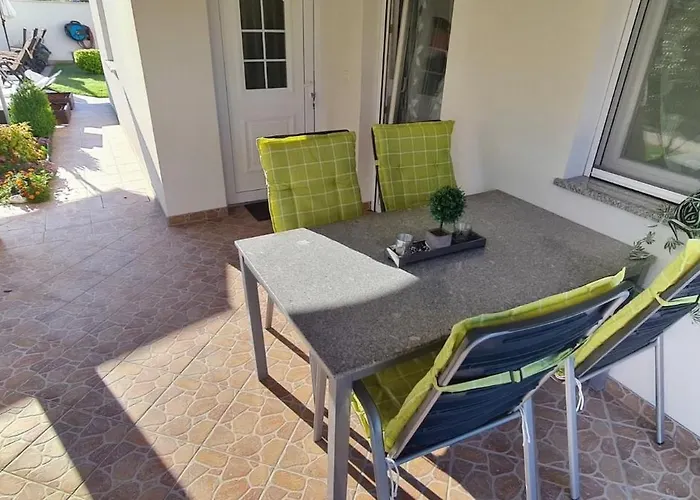 Kasandra - Ruhe & Eleganz In Buje, Istrien Kaštel