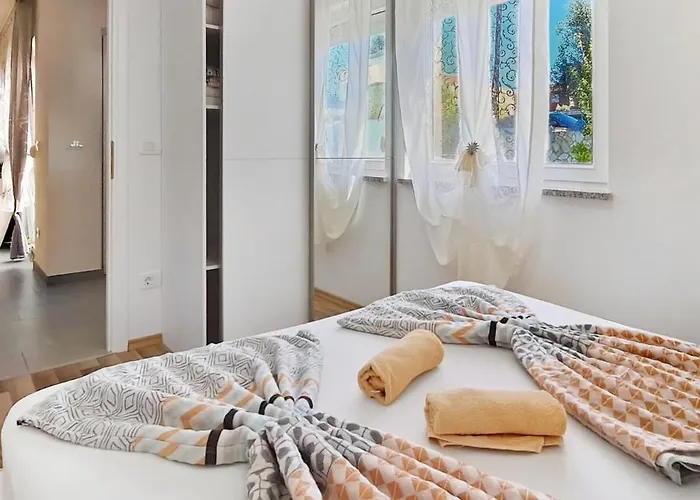 Kasandra - Ruhe & Eleganz In Buje, Istrien Apartamento